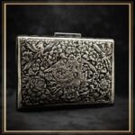 کیف قلمزنی شده در فرم کتابی مدل گل صدبرگ یک کیف اسپرت و دستی زنانه بسیار زیبا و یک کیف مجلسی