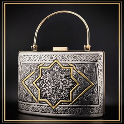 کیف کلاسیک قلمزنی مدل دلگشا یک کیف دستی زنانه و مجلسی و خاص است یک کیف سنتی و یک اثر هنری و صنایع دستی