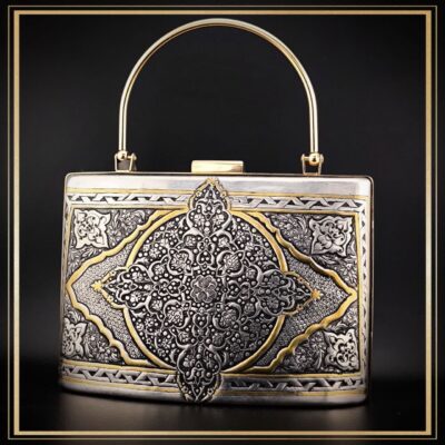 کیف کلاسیک قلمزنی مدل چرخاب یک کیف دستی زنانه و مجلسی و خاص است یک کیف سنتی و یک اثر هنری و صنایع دستی
