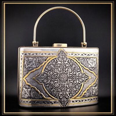 کیف کلاسیک قلمزنی مدل چرخاب یک کیف دستی زنانه و مجلسی و خاص است یک کیف سنتی و یک اثر هنری و صنایع دستی