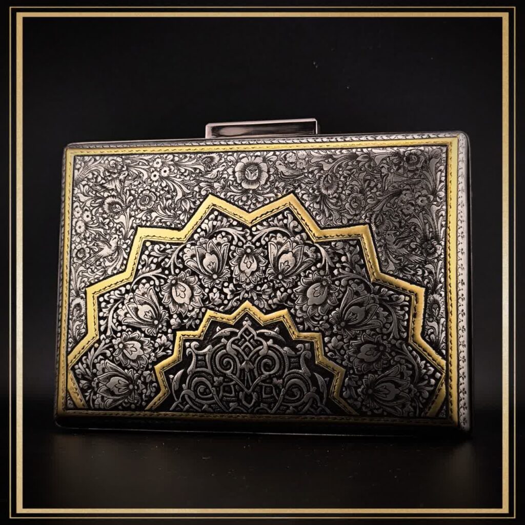 کیف دستی و مجلسی زنانه در فرم کتابی مدل زاگرس یک کیف سنتی زیبا و مناسب هدیه روز مادر و کادو تولد