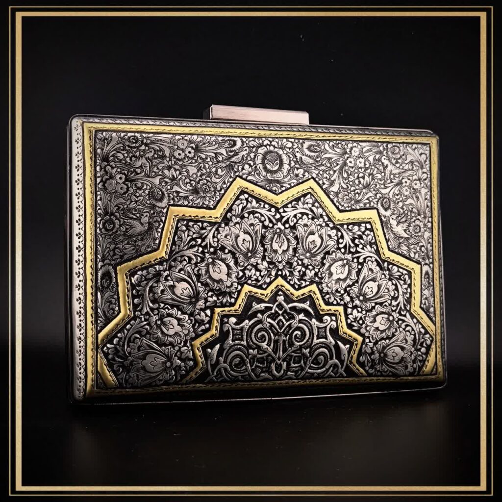 کیف دستی و مجلسی زنانه در فرم کتابی مدل زاگرس یک کیف سنتی زیبا و مناسب هدیه روز مادر و کادو تولد