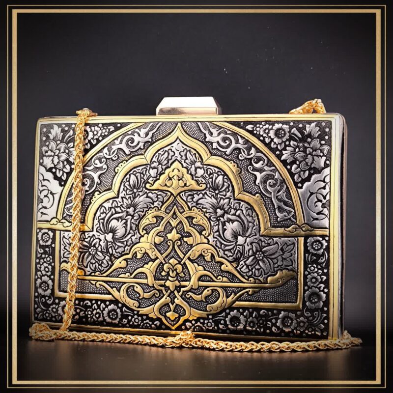 کیف دستی زنانه قلمزنی شده در فرم کتابی مدل دلفان ، یک کیف خاص و مجلسی زیبا و چشم نواز