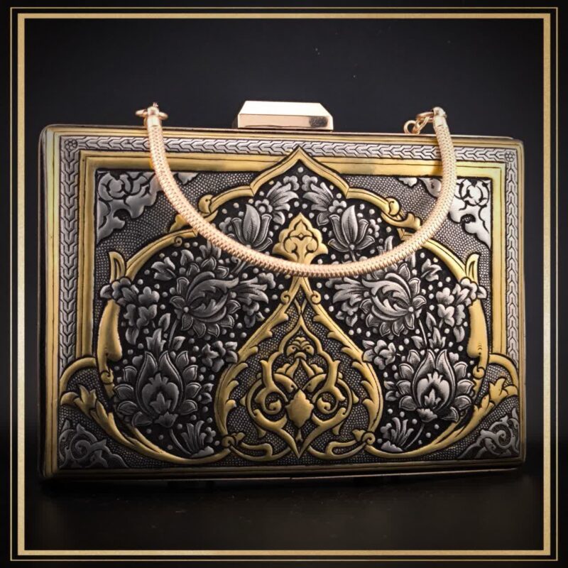 کیف دستی زنانه قلمزنی شده در فرم کتابی مدل دلفان ، یک کیف خاص و مجلسی زیبا و چشم نواز