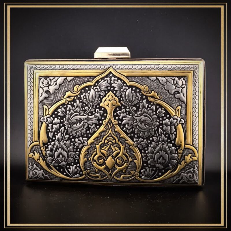 کیف دستی زنانه قلمزنی شده در فرم کتابی مدل دلفان ، یک کیف خاص و مجلسی زیبا و چشم نواز