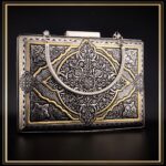 کیف دستی قلمزنی شده در فرم کتابی مدل چرخاب