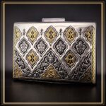 کیف کتابی قلمزنی شده مدل هگمتانه یک کیف دستی و مجلسی زیبای زنانه است مناسب استایل های ساده و شیک