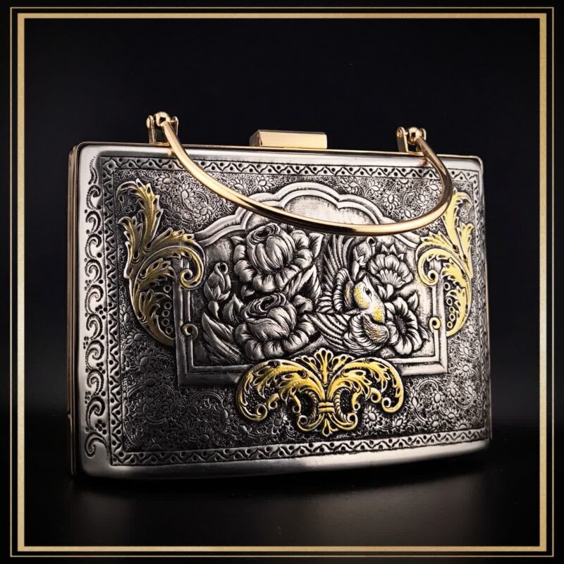 کیف کلاسیک قلمزنی مدل خرداد یک کیف دستی زنانه و مجلسی و خاص است یک کیف سنتی و یک اثر هنری و صنایع دستی