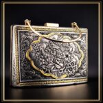 کیف کلاسیک قلمزنی مدل بوستان یک کیف دستی زنانه و مجلسی و خاص است یک کیف سنتی و یک اثر هنری و صنایع دستی