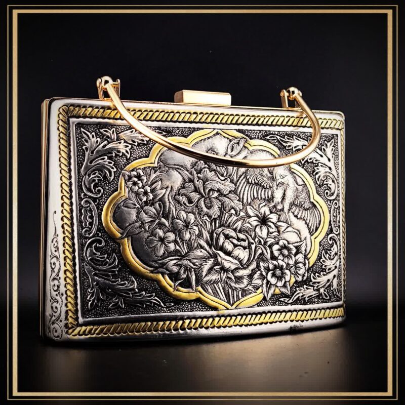 کیف کلاسیک قلمزنی مدل بوستان یک کیف دستی زنانه و مجلسی و خاص است یک کیف سنتی و یک اثر هنری و صنایع دستی