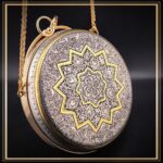 کیف گرد گنبدی مدل زاگرس یک کیف دایره ای قلمزنی شده کیف دستی زنانه و دخترانه