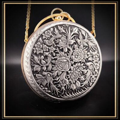 کیف گرد گنبدی مدل گل صدبرگ یک کیف دایره ای قلمزنی شده کیف دستی زنانه و دخترانه مناسب هدیه و کادو