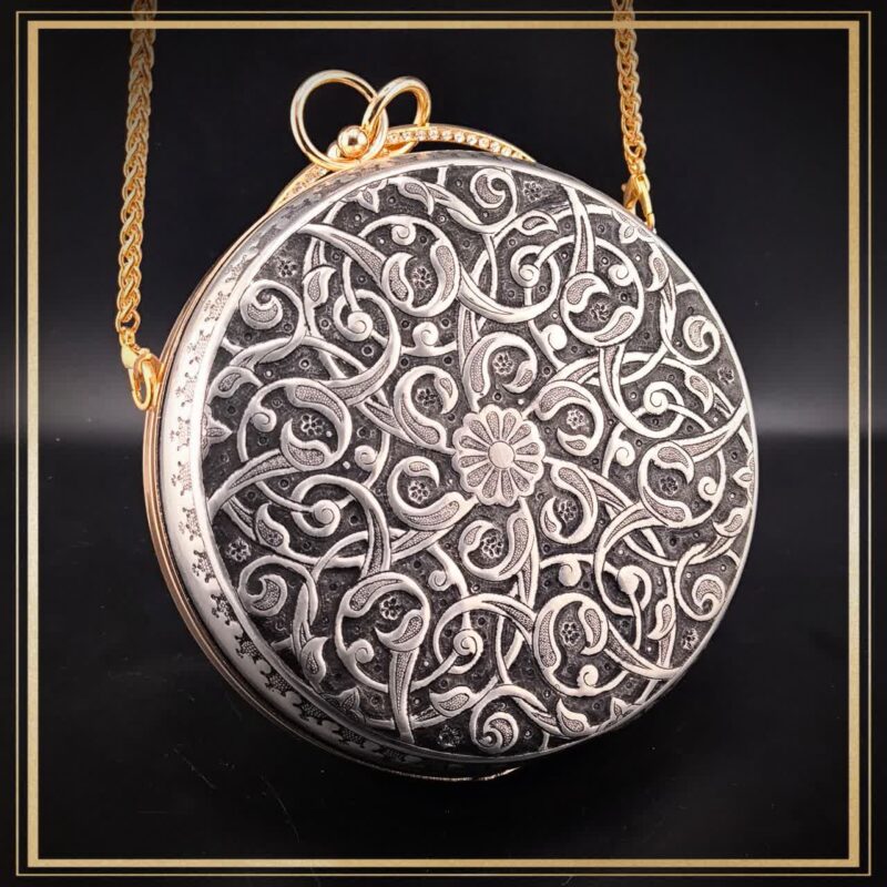کیف گرد گنبدی مدل کوه نور یک کیف دایره ای قلمزنی شده کیف دستی زنانه و دخترانه مناسب هدیه و کادو